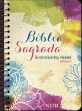 Bíblia Anote | Espiral | Ela está vestida de força e dignidade – Nvi